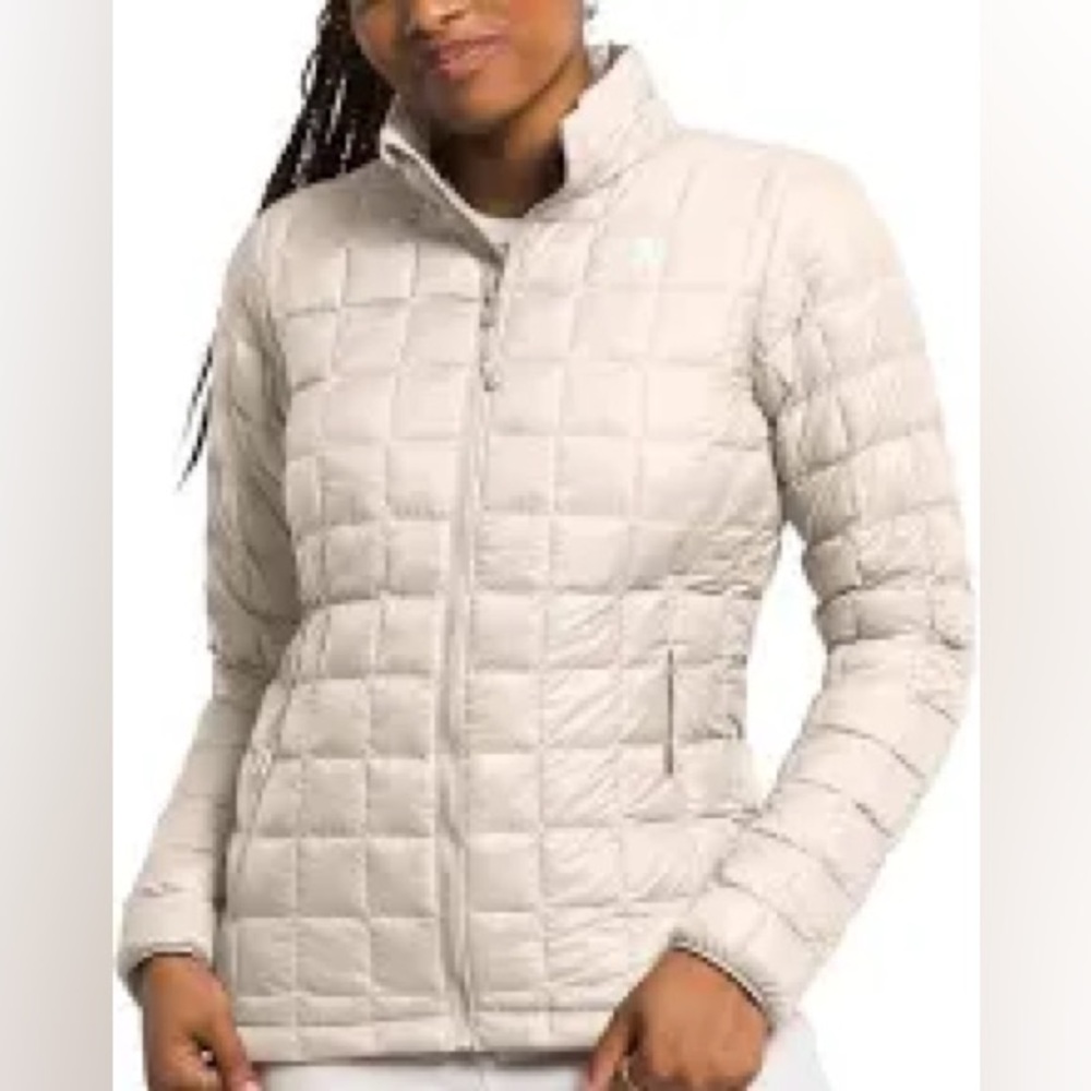 The North Face Women's White Packable Quilted Puffer Jacket - Picture 12 of 12